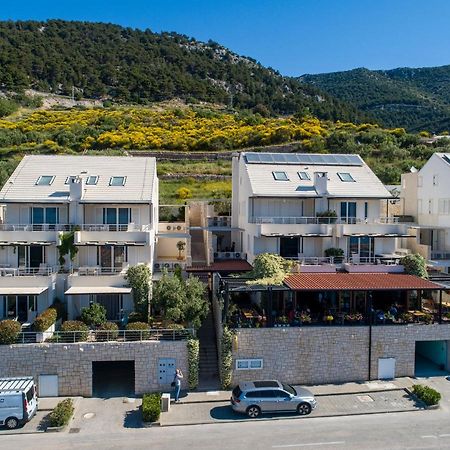 Apartments Villa Azzurra Bol Buitenkant foto