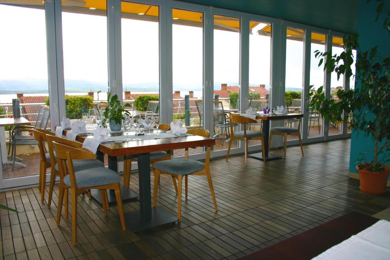 Apartments Villa Azzurra Bol Buitenkant foto