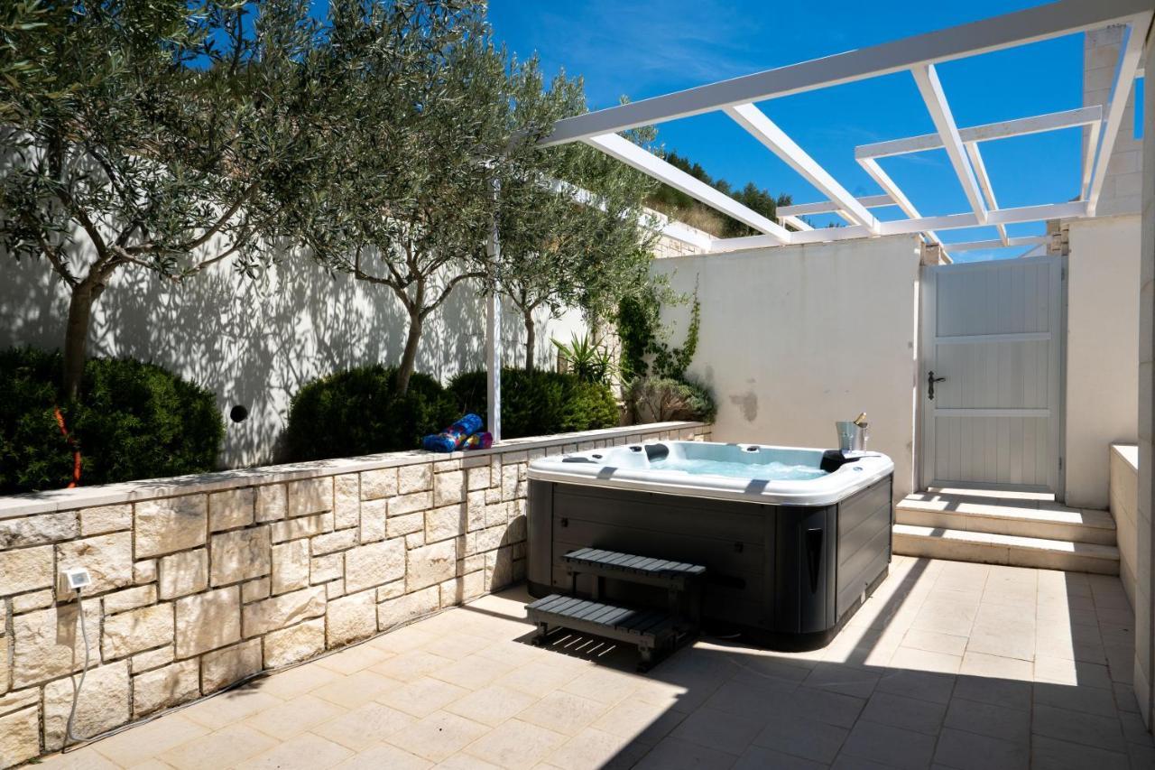 Apartments Villa Azzurra Bol Buitenkant foto
