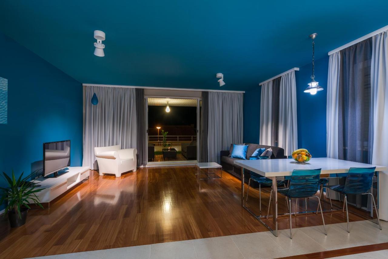 Apartments Villa Azzurra Bol Buitenkant foto