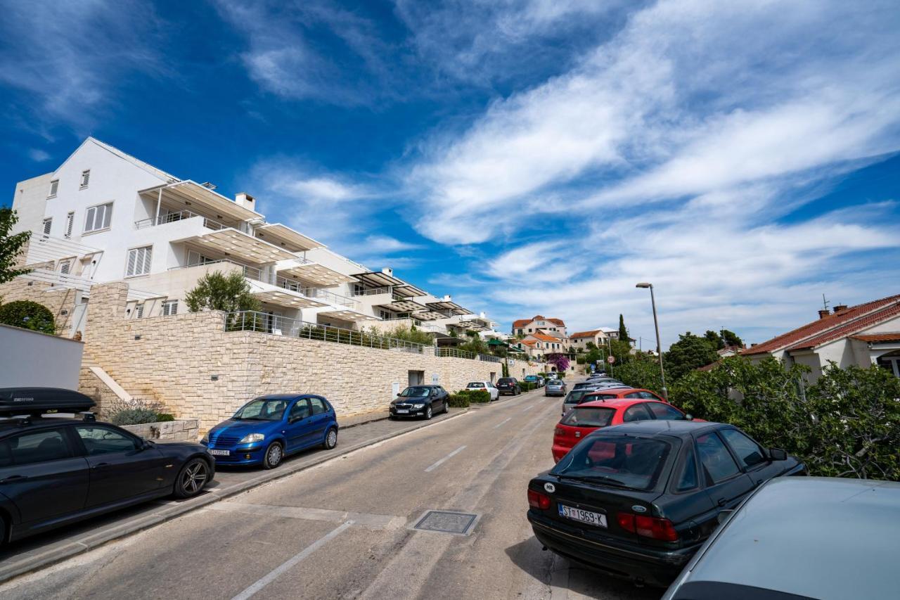 Apartments Villa Azzurra Bol Buitenkant foto