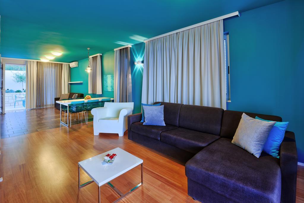 Apartments Villa Azzurra Bol Buitenkant foto