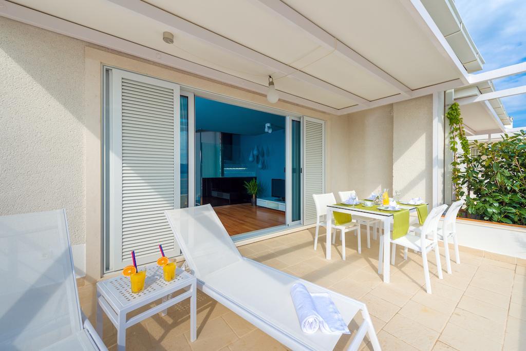 Apartments Villa Azzurra Bol Buitenkant foto
