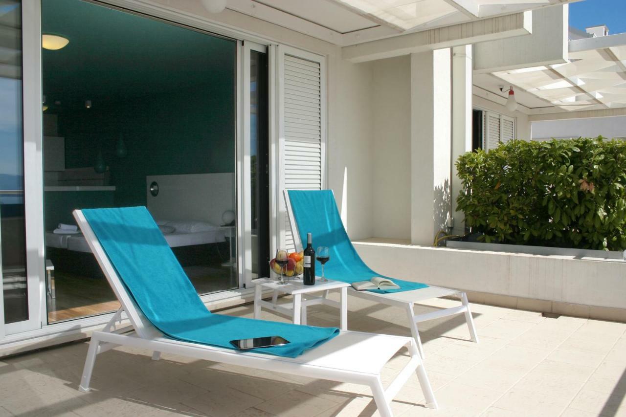 Apartments Villa Azzurra Bol Buitenkant foto